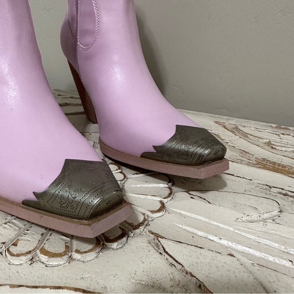 Lavender Western Ankle Boots with Silver Accents - Picture 2 of 4